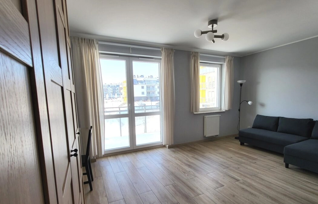 1 pok. wyposażone z miejscem parkingowym