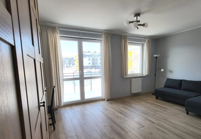 1 pok. wyposażone z miejscem parkingowym