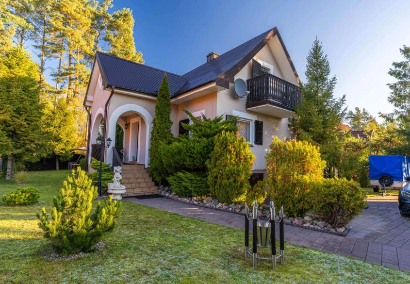 Piękny dom z kominkiem, prywatnym wyjściem do lasu