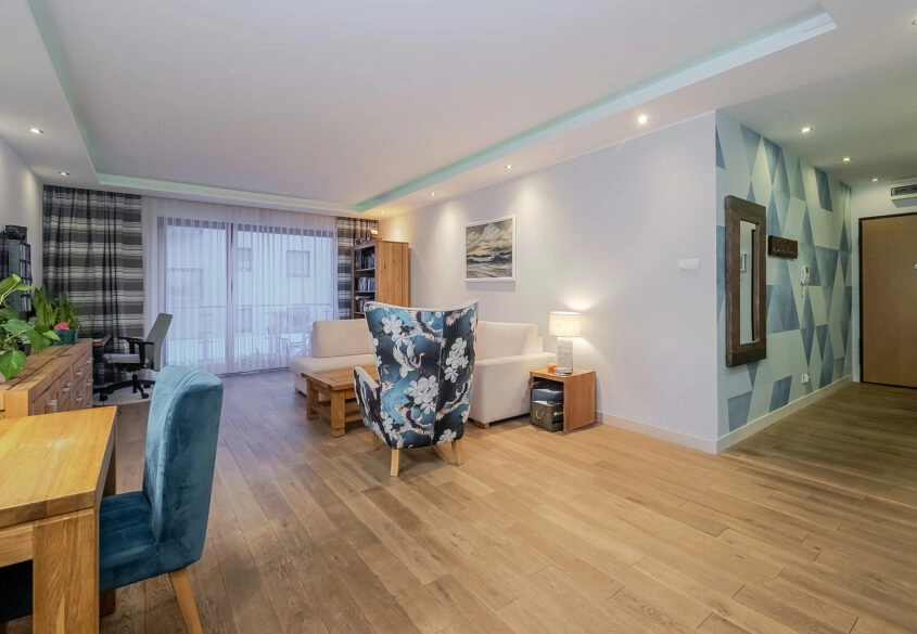 ALTORIA 3 pokoje wysoki standard + hala