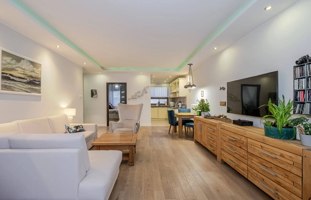 ALTORIA 3 pokoje wysoki standard + hala