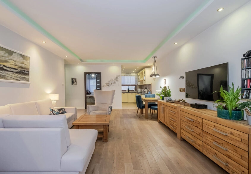 ALTORIA 3 pokoje wysoki standard + hala