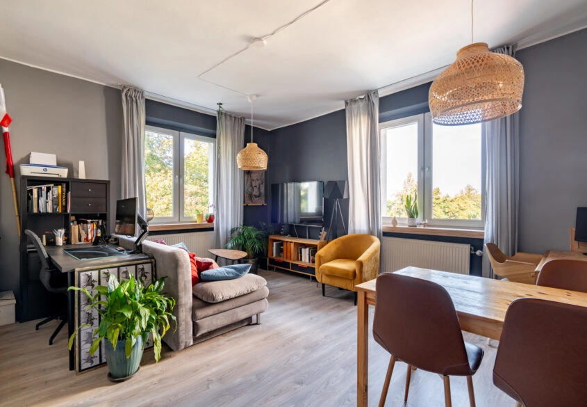 2 pokoje z piwnicą zaledwie 2,7 km od plaży!