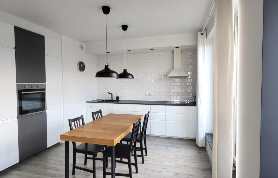 Apartament w Śródmieściu, 3 pokoje z m. postojowym