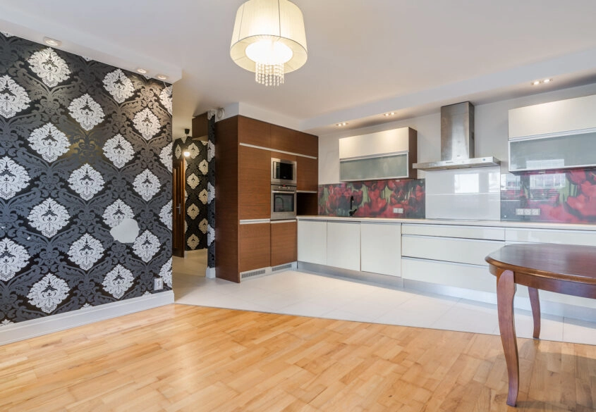 Tylko u nas 3 pkoje z tarasem i miejscem w hali!