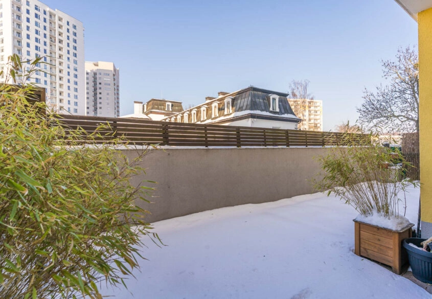 Tylko u nas 3 pkoje z tarasem i miejscem w hali!