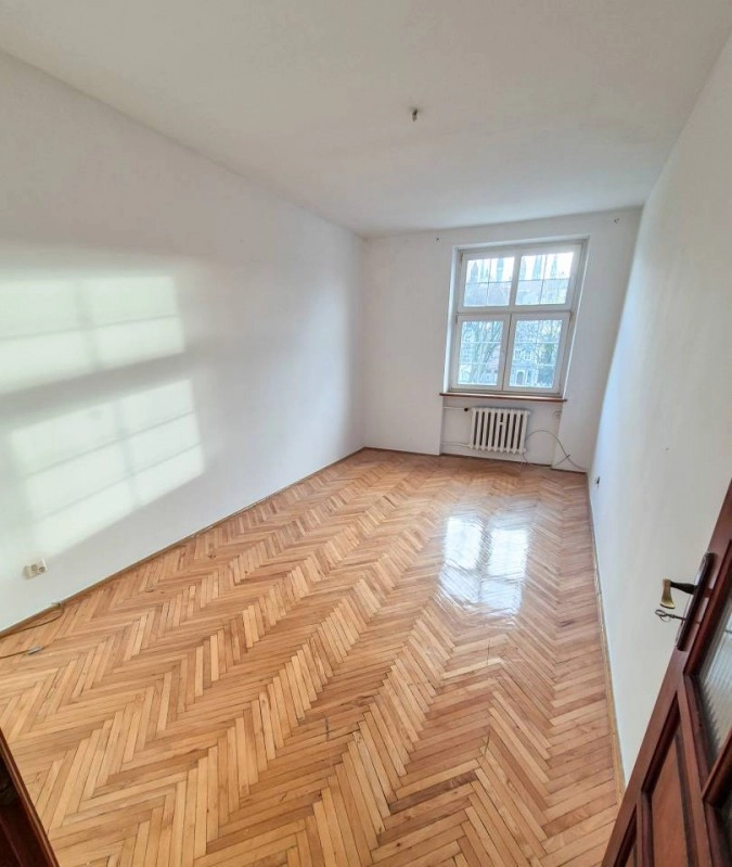 Stare Miasto, ul. Świętojańska | 1 piętro!