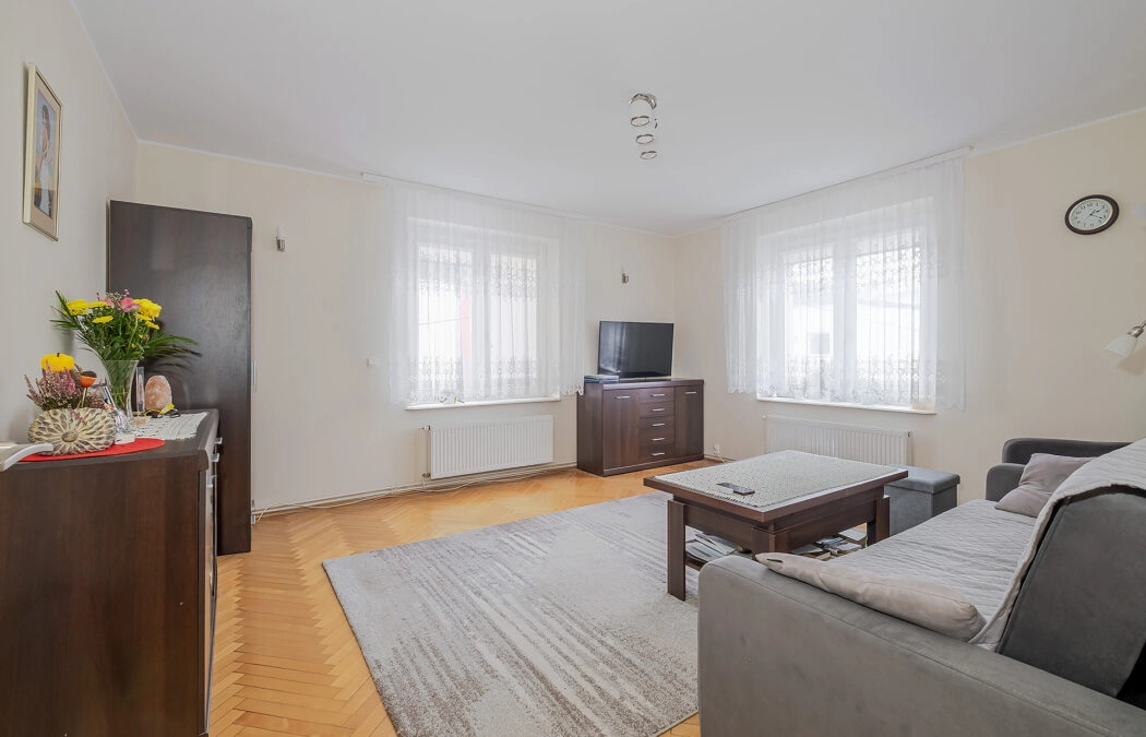 Sprzedam dom wolnostojący z dużym ogrodem