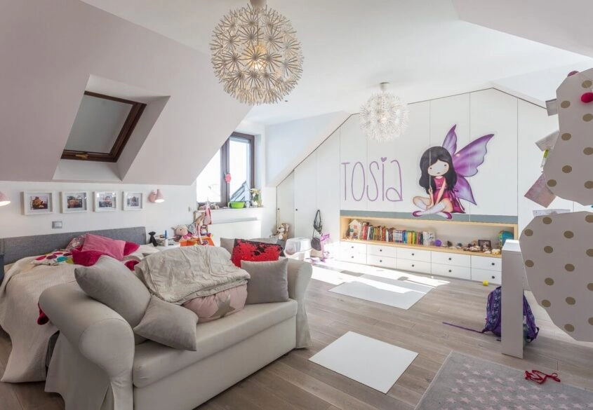 Wygodny, duży, możliwość prowadzenia działalności