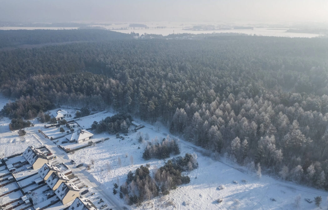 Piękna działka pod lasem 2257 m2 z wydaną WZ.