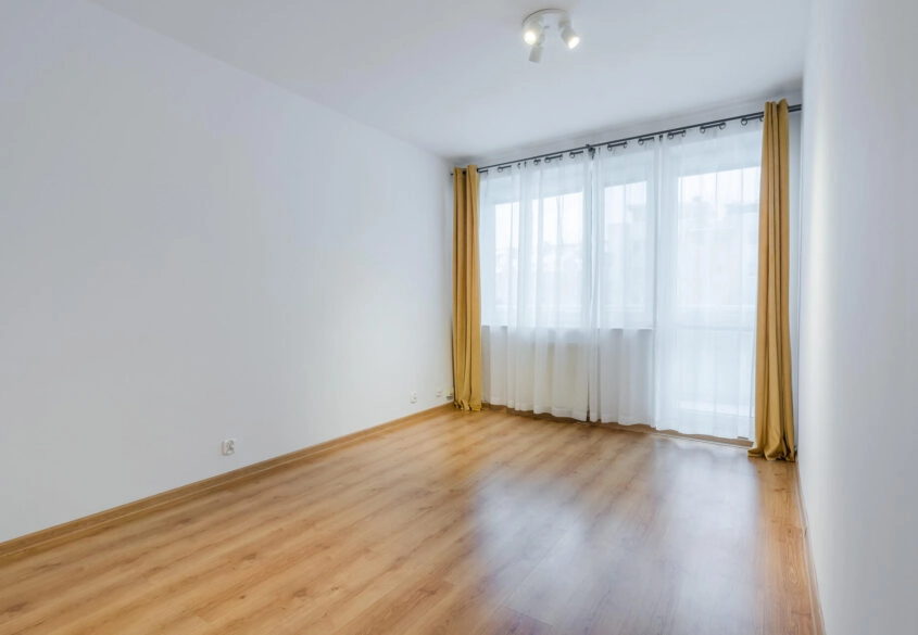 WYSOKI PARTER Z OGRODEM !!!