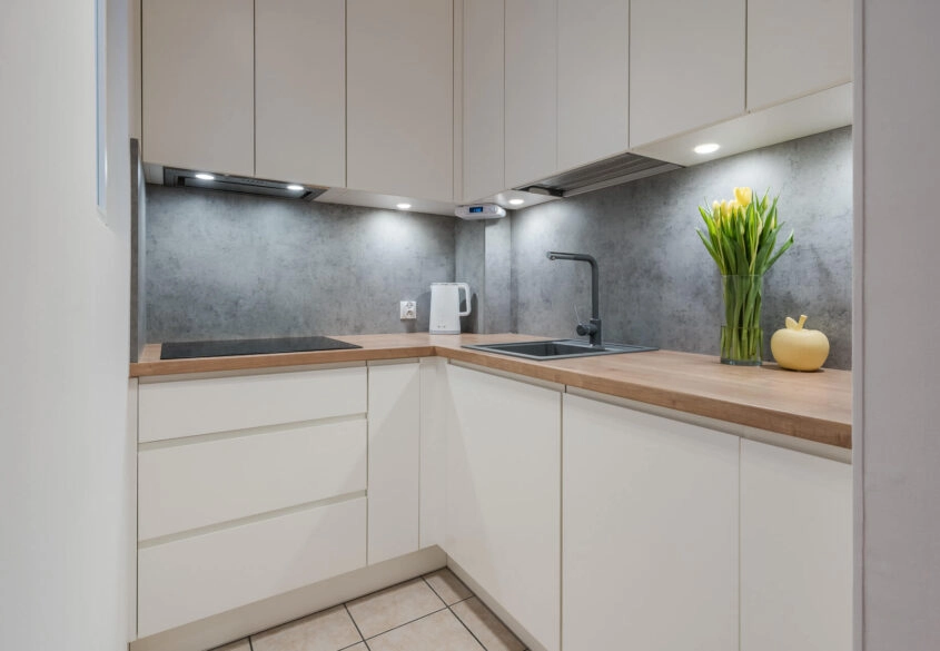 WYSOKI PARTER Z OGRODEM !!!