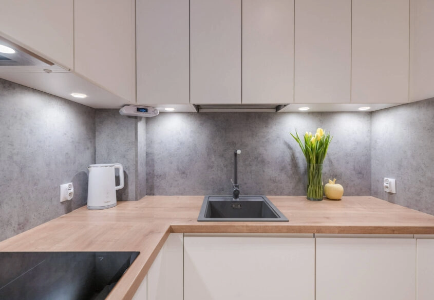 WYSOKI PARTER Z OGRODEM !!!