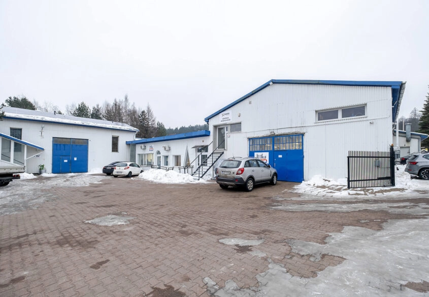 Biuro na wynajem Reda w ogrodzonym kompleksie