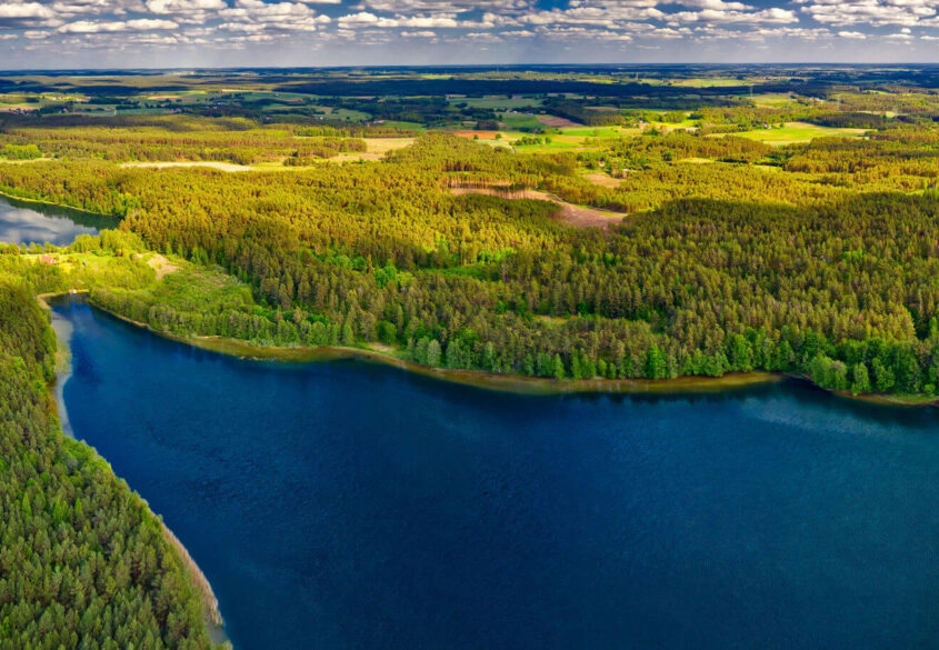 Działki nad jeziorem w sercu Kaszub