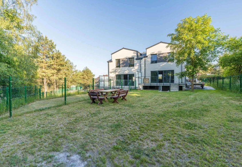 Skrajny szereg w Straszynie, spokojne otoczenie