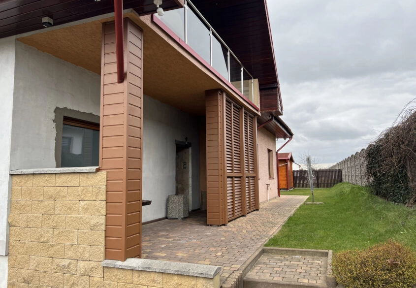 Budynek na działalność biurowo -usługową.