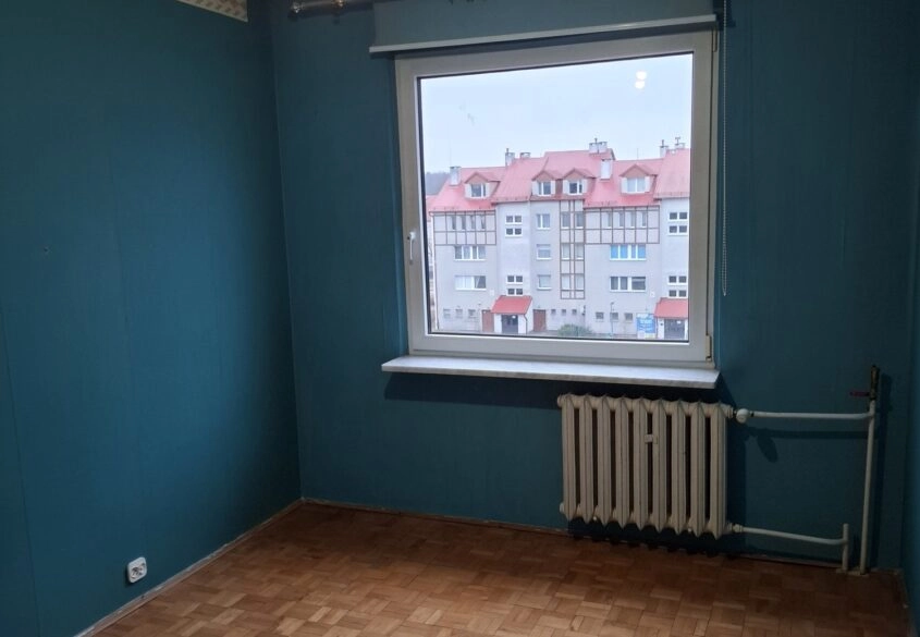 Trzy pokoje przy lesie