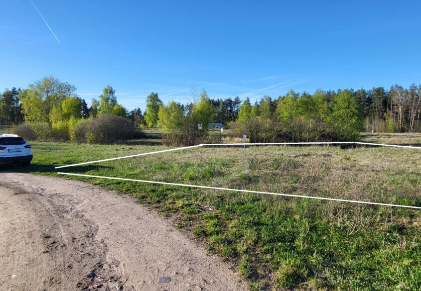 Działka mieszkaniowa 1012m2 z wodą na działce