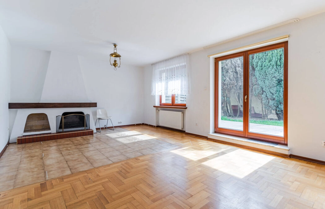 Dom na skraju Kępy Redłowskiej