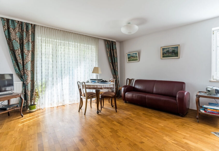 II poziomowe z ogródkiem i GARAŻEM