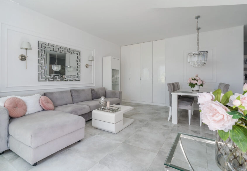 Gotowe do prowadzenia piękne 4-pokojowe mieszkanie