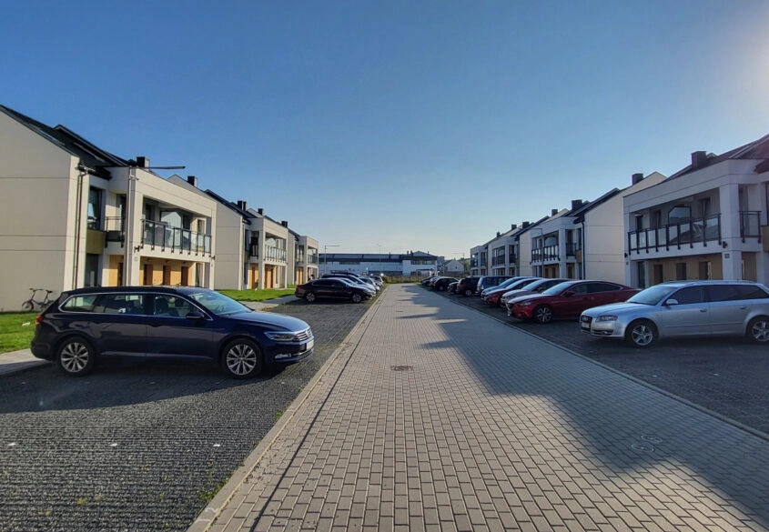 Mieszkanie dwu poziomowe z dwoma wejściami