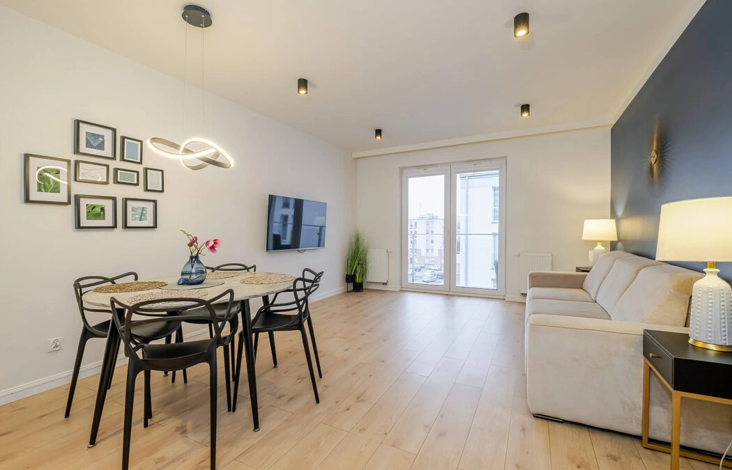 2 pokoje blisko plaży/gotowiec/od zaraz/GARAŻ