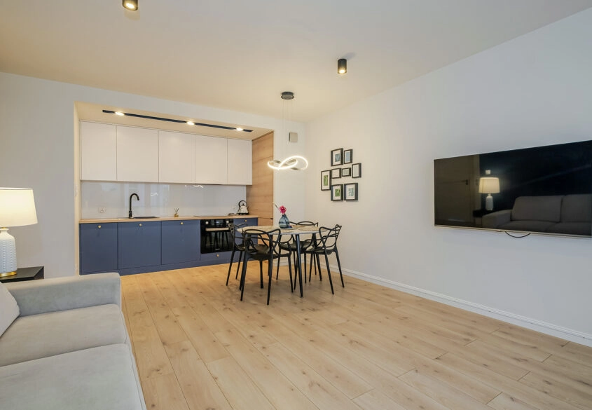 2 pokoje blisko plaży/gotowiec/od zaraz/GARAŻ