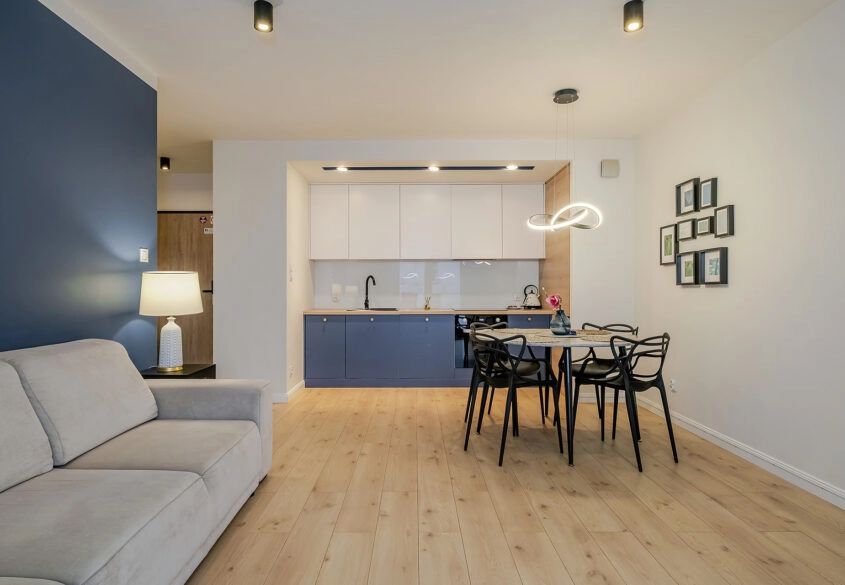 2 pokoje blisko plaży/gotowiec/od zaraz/GARAŻ