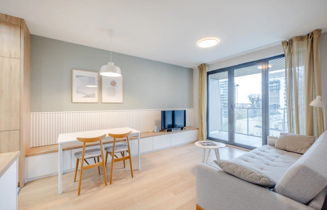 2 pokoje z balkonem, miejscem w hali i piwnicą!