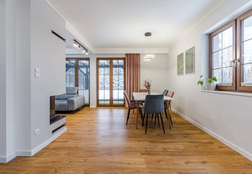 Rodzinny dom z ogrodem zimowym- Juszkowo