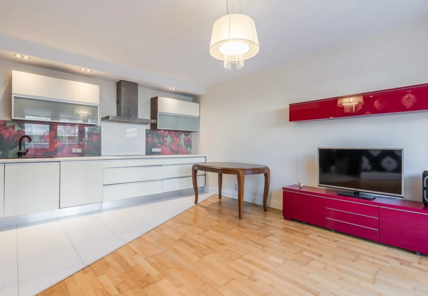 Tylko u nas 3 pkoje z tarasem i miejscem w hali!