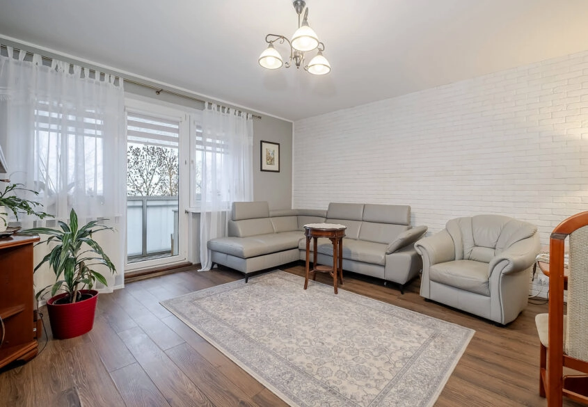 Bardzo ładne 3 pokoje na parterze po remoncie