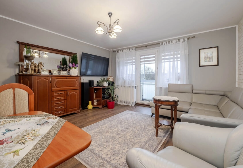 Bardzo ładne 3 pokoje na parterze po remoncie