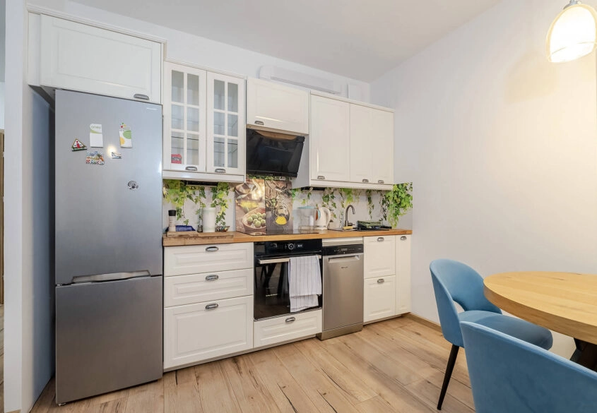 2 pokoje z miejscem w hali