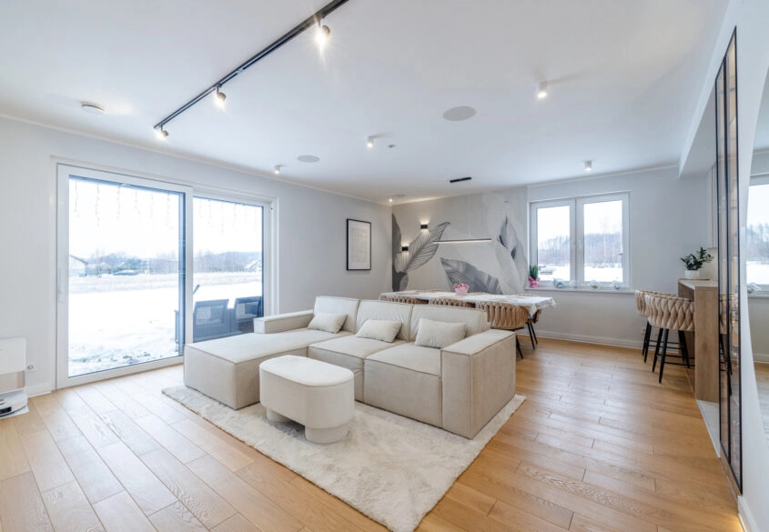 Dom wolnostojący na dużej działce