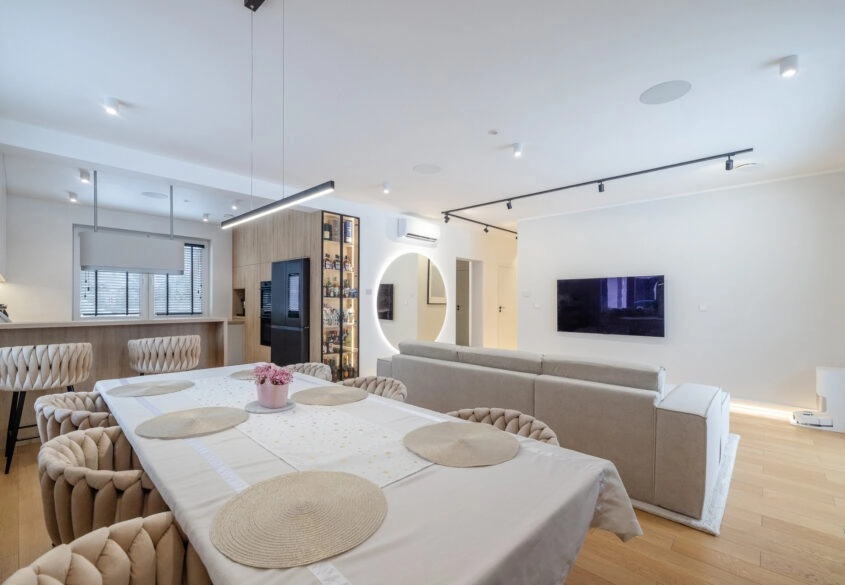 Dom wolnostojący na dużej działce