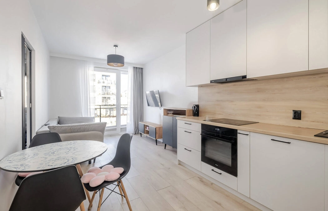 2 pokoje z balkonem, miejscem post. i komórką!