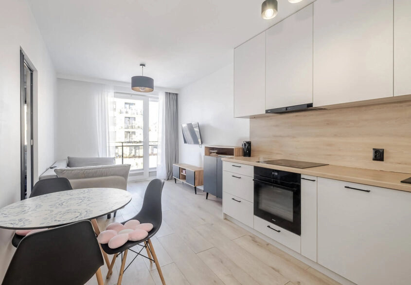 2 pokoje z balkonem, miejscem post. i komórką!