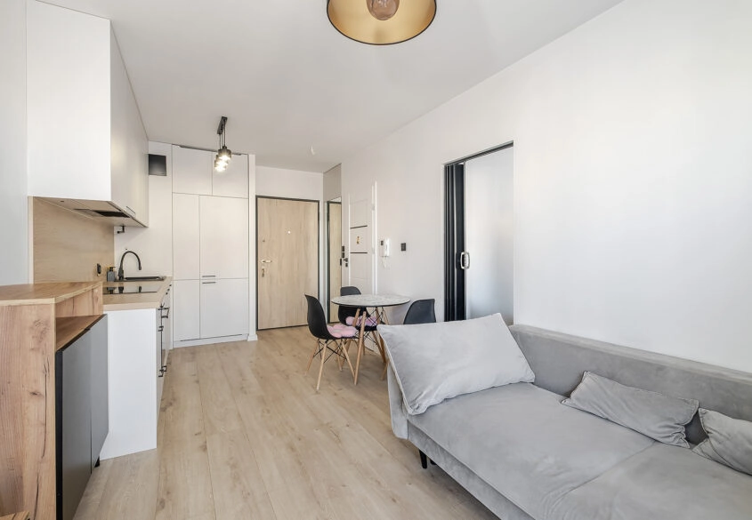 2 pokoje z balkonem, miejscem post. i komórką!