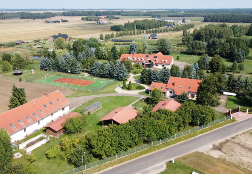 Ośrodek Mazury 6,5 ha, 35 pokoi, 1356m2