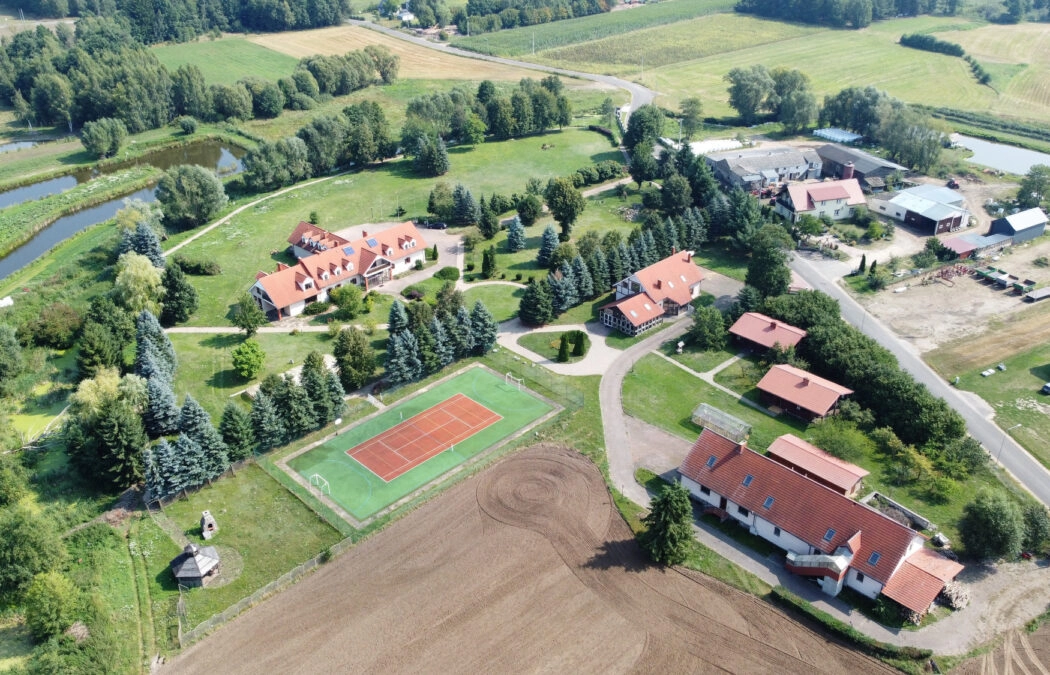Ośrodek Mazury 6,5 ha, 35 pokoi, 1356m2