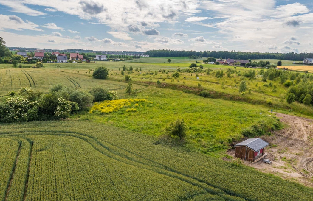 Uzbrojona | Kwadratowa | Mpzp | Na wzgórzu