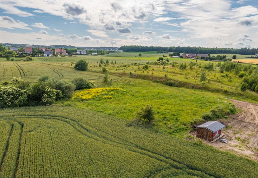 Uzbrojona | Kwadratowa | Mpzp | Na wzgórzu