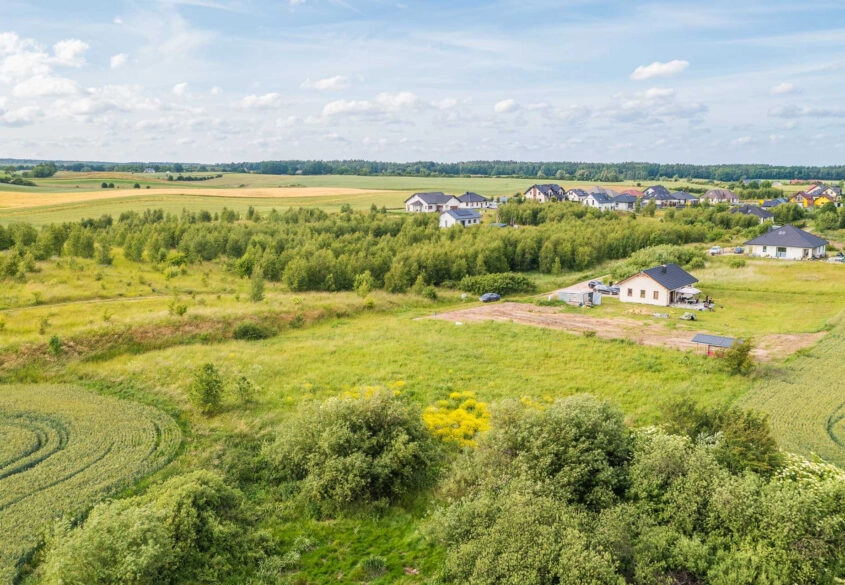 Uzbrojona | Kwadratowa | Mpzp | Na wzgórzu