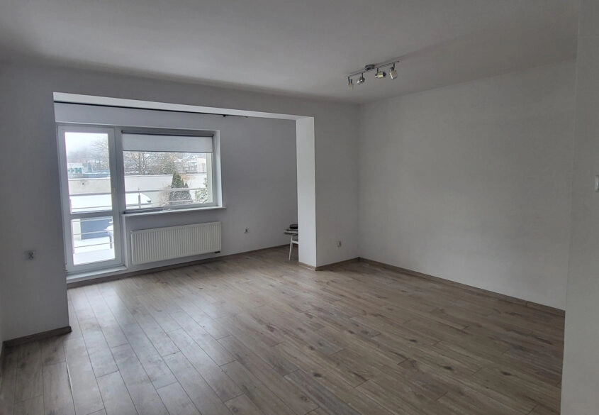 Dom podzielony na 2 mieszkania oraz dom w ogrodzie