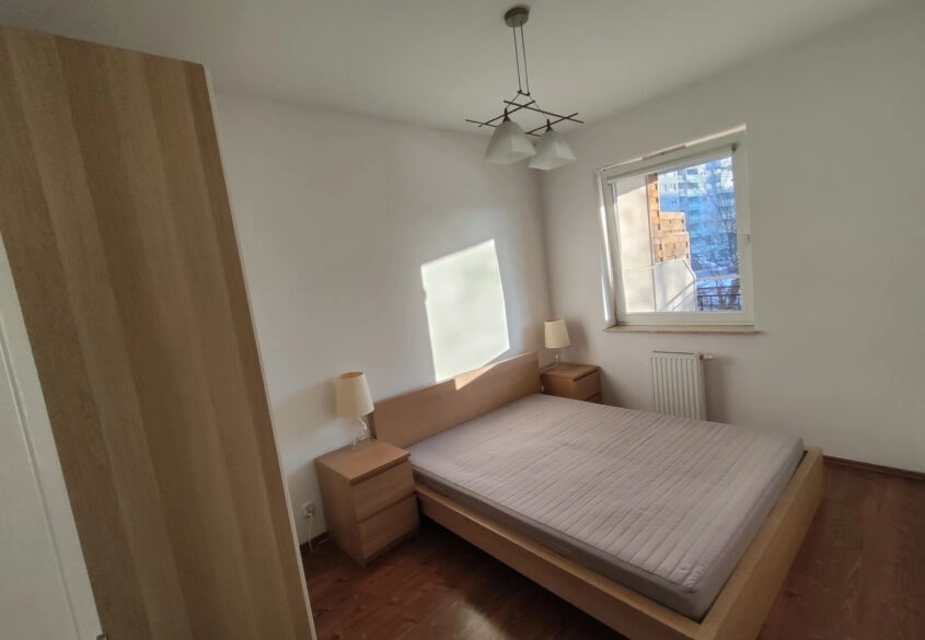 REDŁOWO 2 POKOJE, DUŻY BALKON, BLISKO SKM
