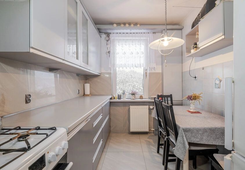 3 pokoje z osobną kuchnią