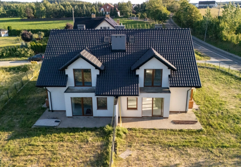 Dom bliźniak 5 pokoi  garaż duża działka